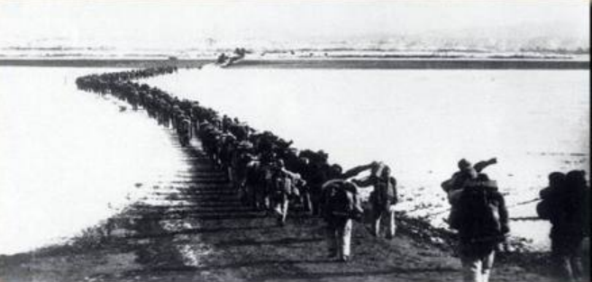 志愿军跨过鸭绿江.png